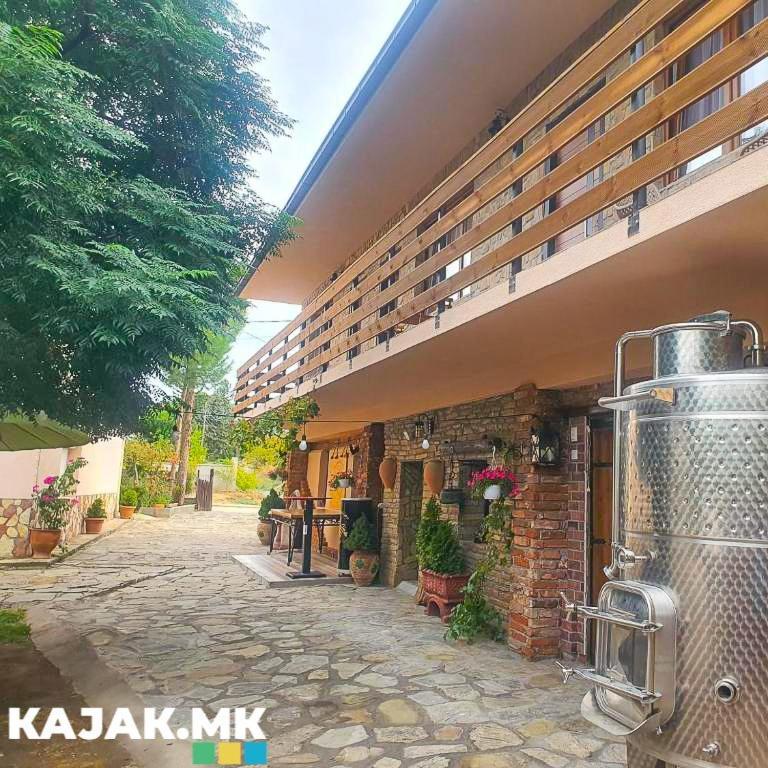 Maksimilijan Family Winery & Apartments Krivolak Dış mekan fotoğraf